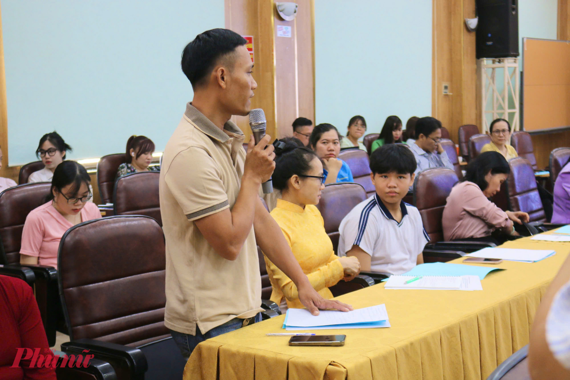 Anh L&ecirc; Thư Ho&agrave;ng (quận 8, TPHCM) x&uacute;c động chia sẻ về ho&agrave;n cảnh của con mắc bệnh khiếm th&iacute;nh v&agrave; những kh&oacute; khăn của gia đ&igrave;nh