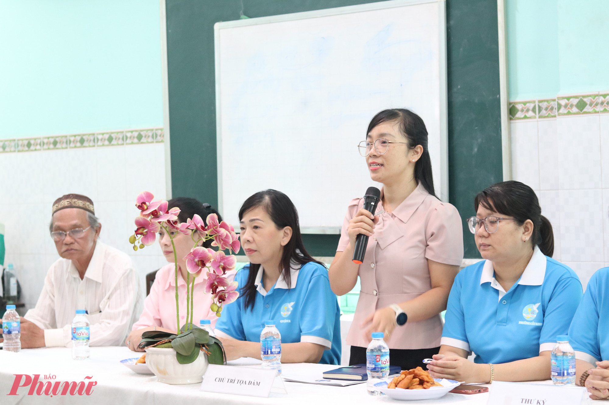 Chị Trần Thị Mến &ndash; Chủ tịch Hội LHPN phường Cầu Kho - ch&uacute;c mừng chị em nh&acirc;n th&aacute;ng Ramadam. 