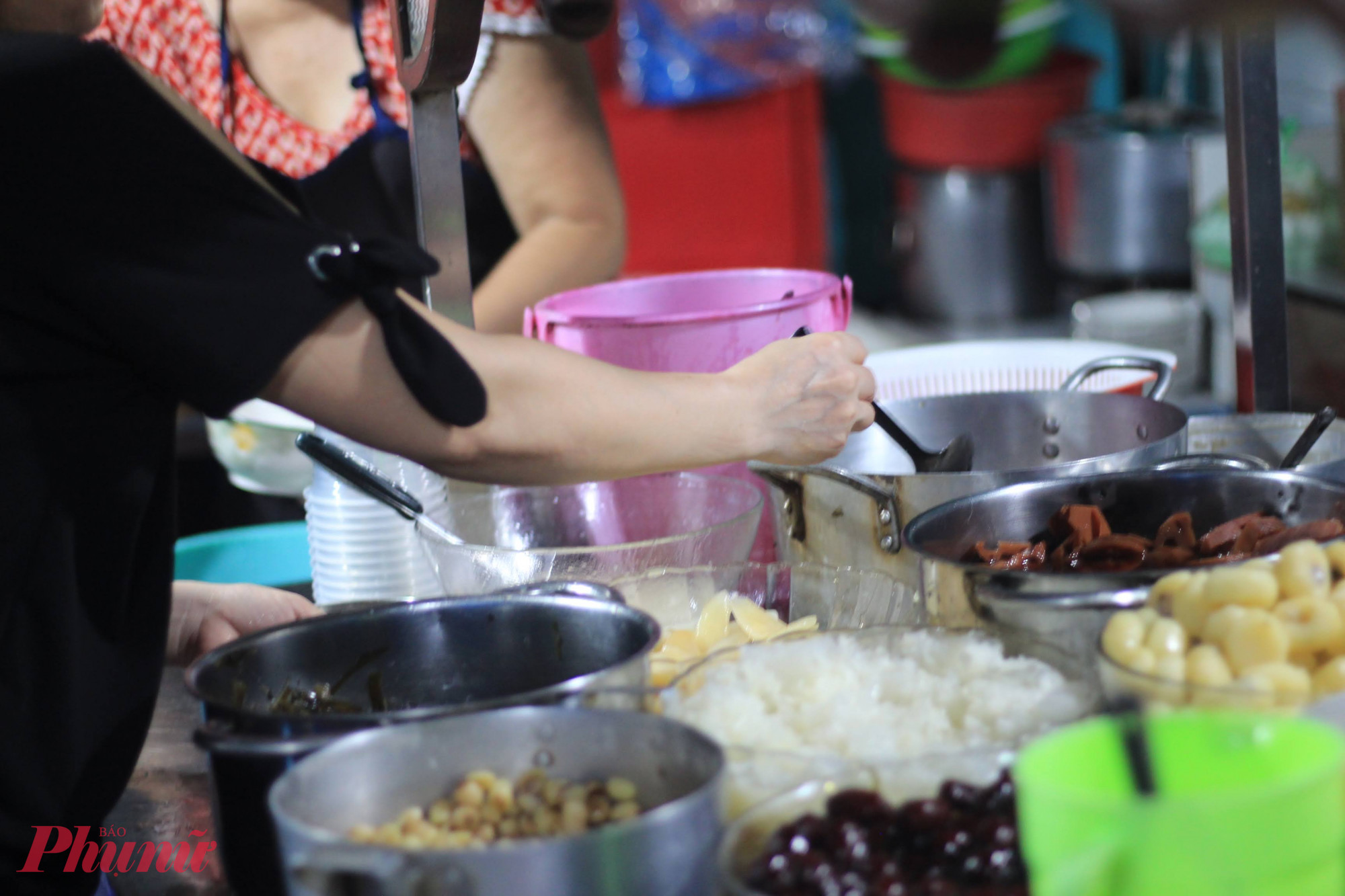Xe ch&egrave; được đặt b&ecirc;n trong nh&agrave;