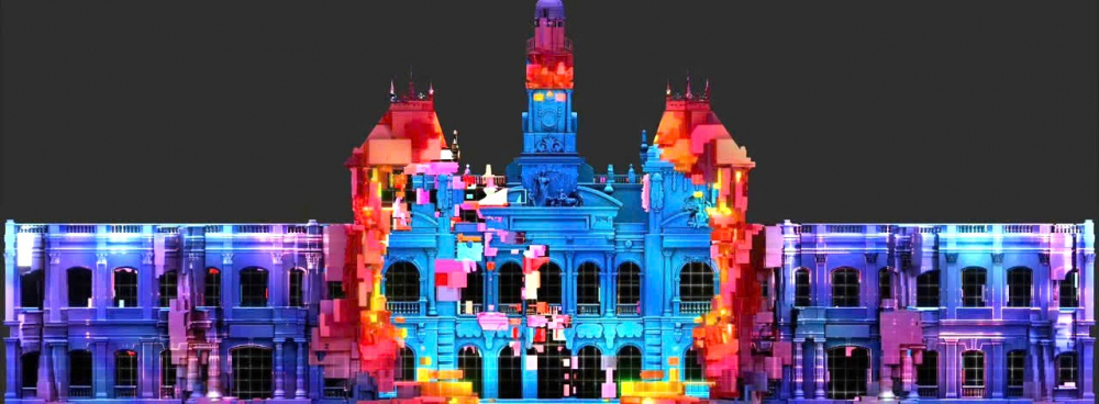 chương tr&igrave;nh nghệ thuật 3D Mapping ngo&agrave;i nước chủ nh&agrave; Việt Nam, c&ograve;n c&oacute; phần tr&igrave;nh chiếu của c&aacute;c nh&oacute;m s&aacute;ng tạo đến từ Ph&aacute;p, Bỉ, Singapore với chủ đề &ldquo;H&agrave;nh tr&igrave;nh 50 năm di sản v&agrave; tương lai&rdquo;.