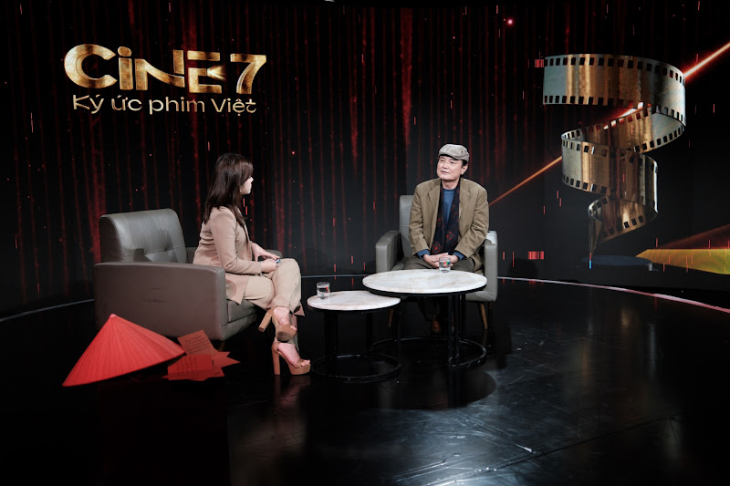 NSUT Hữu Mười tr&ograve; chuyện về hậu trường phim Bao giờ cho đến th&aacute;ng 10 trong chương tr&igrave;nh (ảnh: VTV)