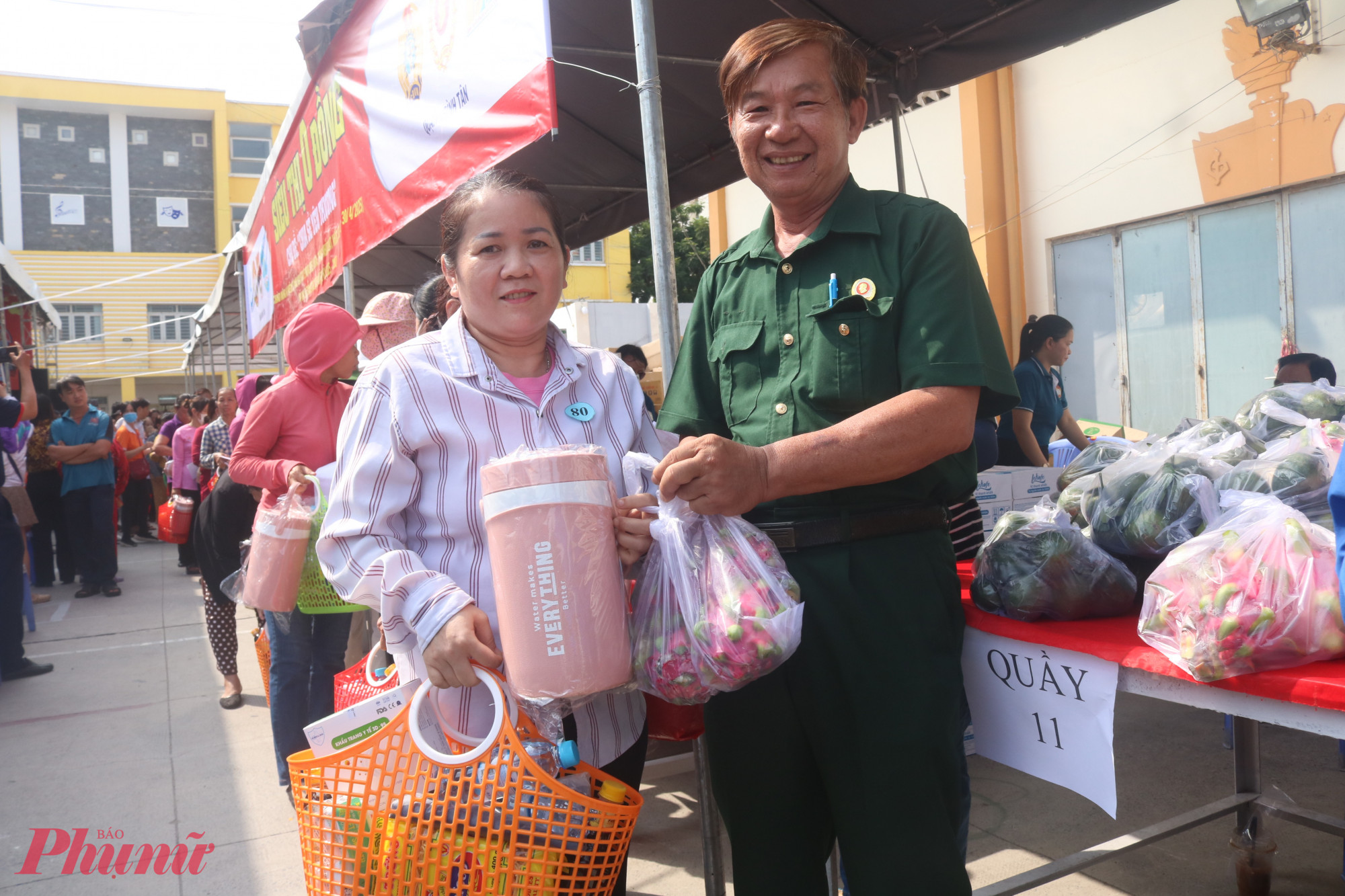 Si&ecirc;u thị 0 đồng phục vụ người d&acirc;n những mặt h&agrave;ng thiết yếu. 