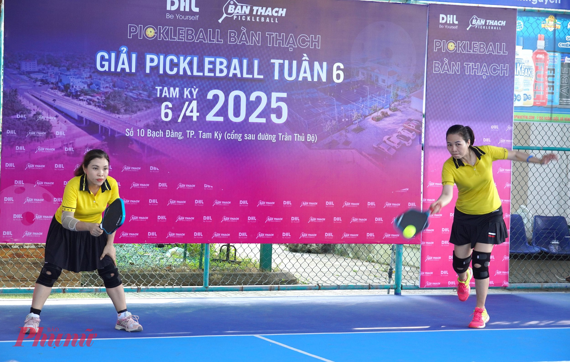 Vận động vi&ecirc;n tranh t&agrave;i tại giải Pickleball do Đo&agrave;n Thanh ni&ecirc;n UBND tỉnh Quảng Nam tổ chức