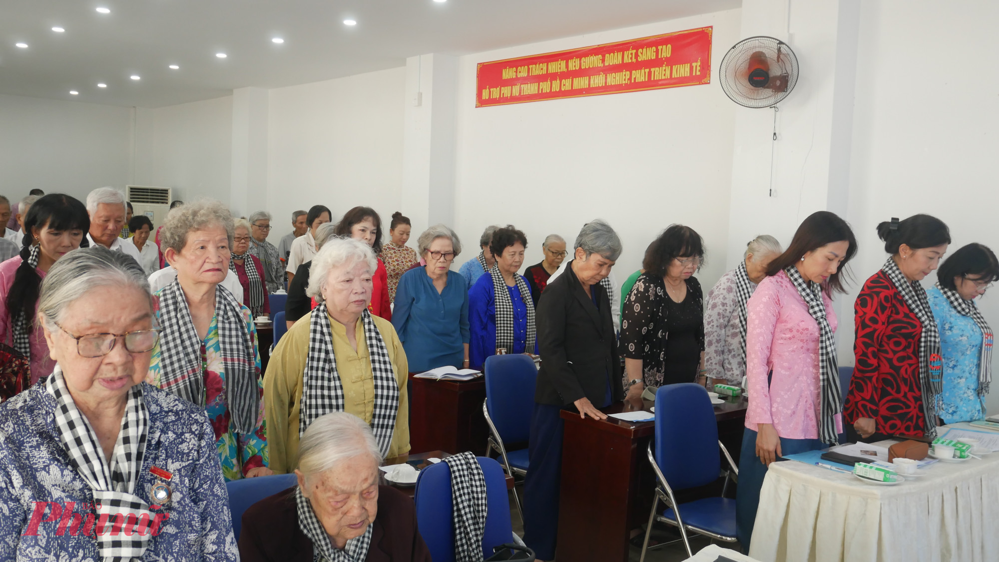 Sự kiện l&agrave; dịp để c&aacute;c c&aacute;n bộ Ban Phụ vận S&agrave;i G&ograve;n - Gia Định v&agrave; c&aacute;c thế hệ đương nhiệm tưởng nhớ những người đ&atilde; nằm xuống