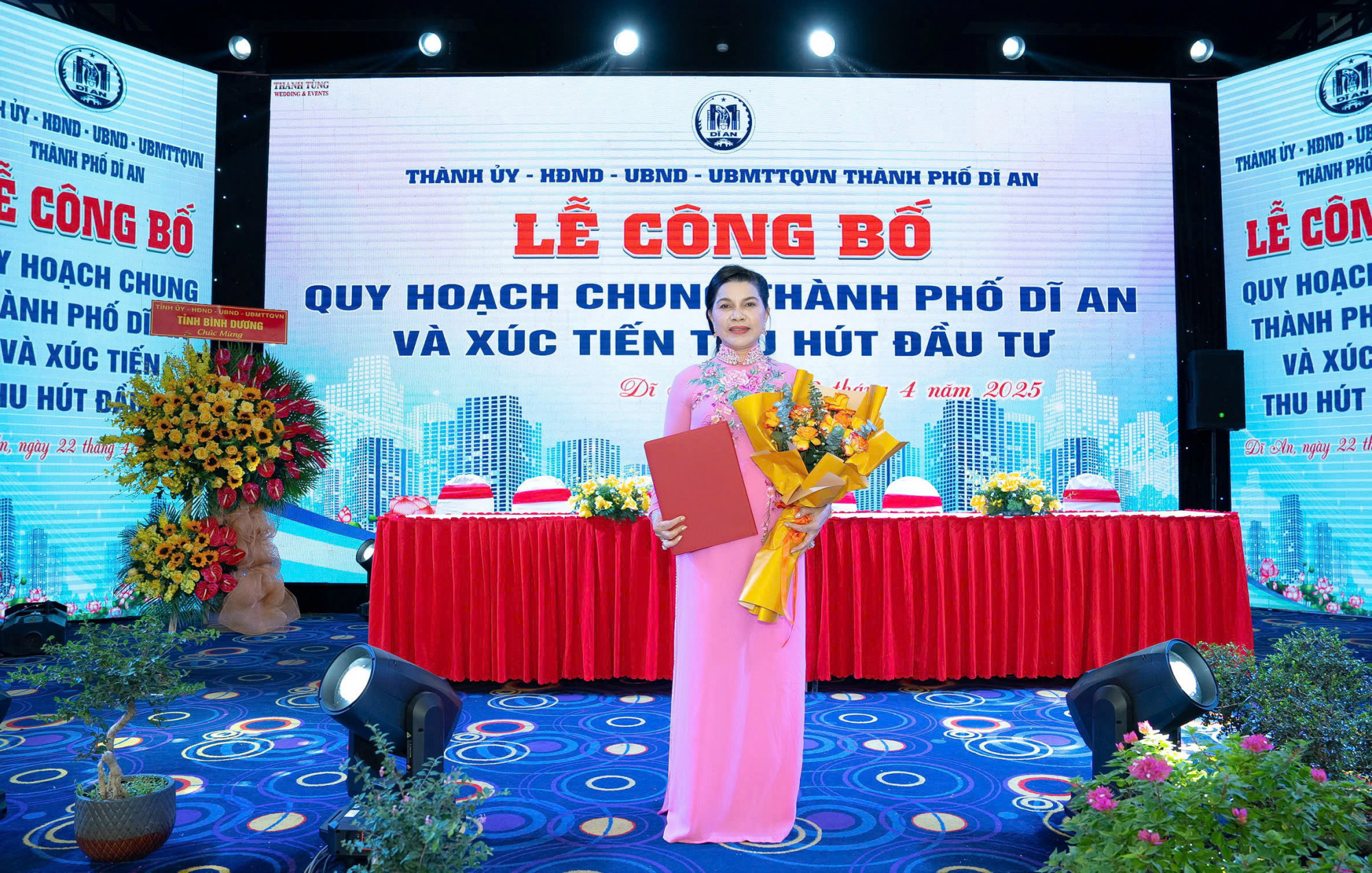 B&agrave; Đặng Thị Kim Oanh- Chủ tịch HĐQT, Tổng gi&aacute;m đốc Kim Oanh Group