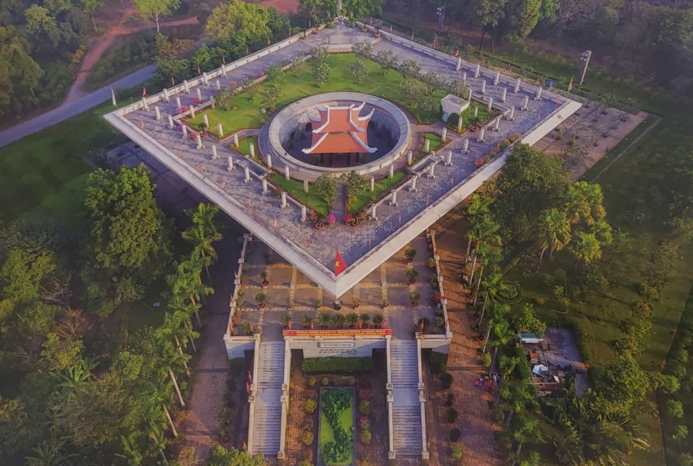 Đền Tưởng niệm vua H&ugrave;ng TPHCM