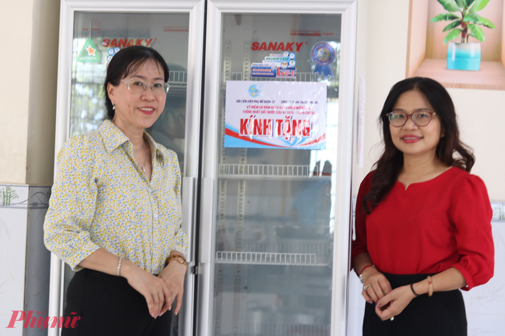 Hội tặng tủ m&aacute;t chứa thực phẩm đặt tại khu nh&agrave; bếp phục vụ bữa ăn h&agrave;ng ng&agrave;y cho c&aacute;c cụ. 