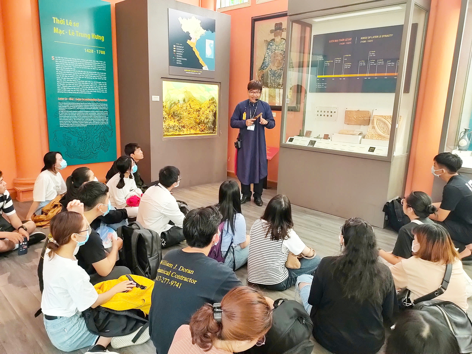 Tiến sĩ Nguyễn Đăng Khoa v&agrave; tiết học lịch sử sinh động tại Bảo t&agrave;ng Lịch sử TPHCM  - Ảnh do nh&acirc;n vật cung cấp
