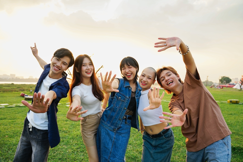 Gen Z ch&iacute;nh l&agrave; chủ nh&acirc;n của thế giới trong nay mai, h&atilde;y hiểu họ thay v&igrave; ph&ecirc; ph&aacute;n họ (ảnh minh họa: Shutterstock)