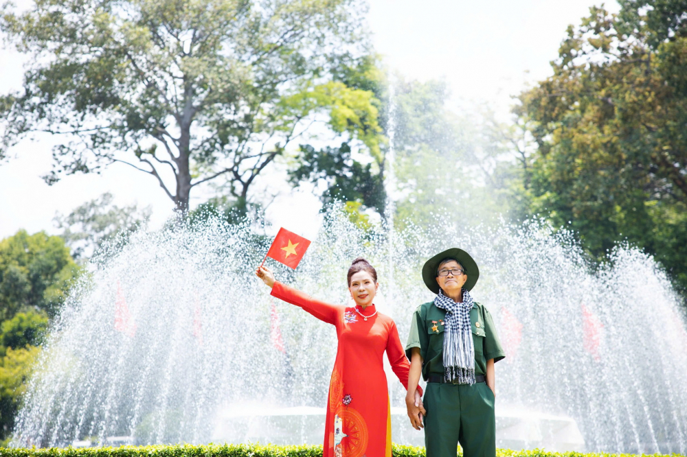 Những bức ảnh cưới đầu ti&ecirc;n sau mấy chục năm chung sống của &ocirc;ng L&yacute; v&agrave; b&agrave; Nguyệt được chụp v&agrave;o dịp cận lễ 30/4/2025 - Ảnh do nh&acirc;n vật cung cấp