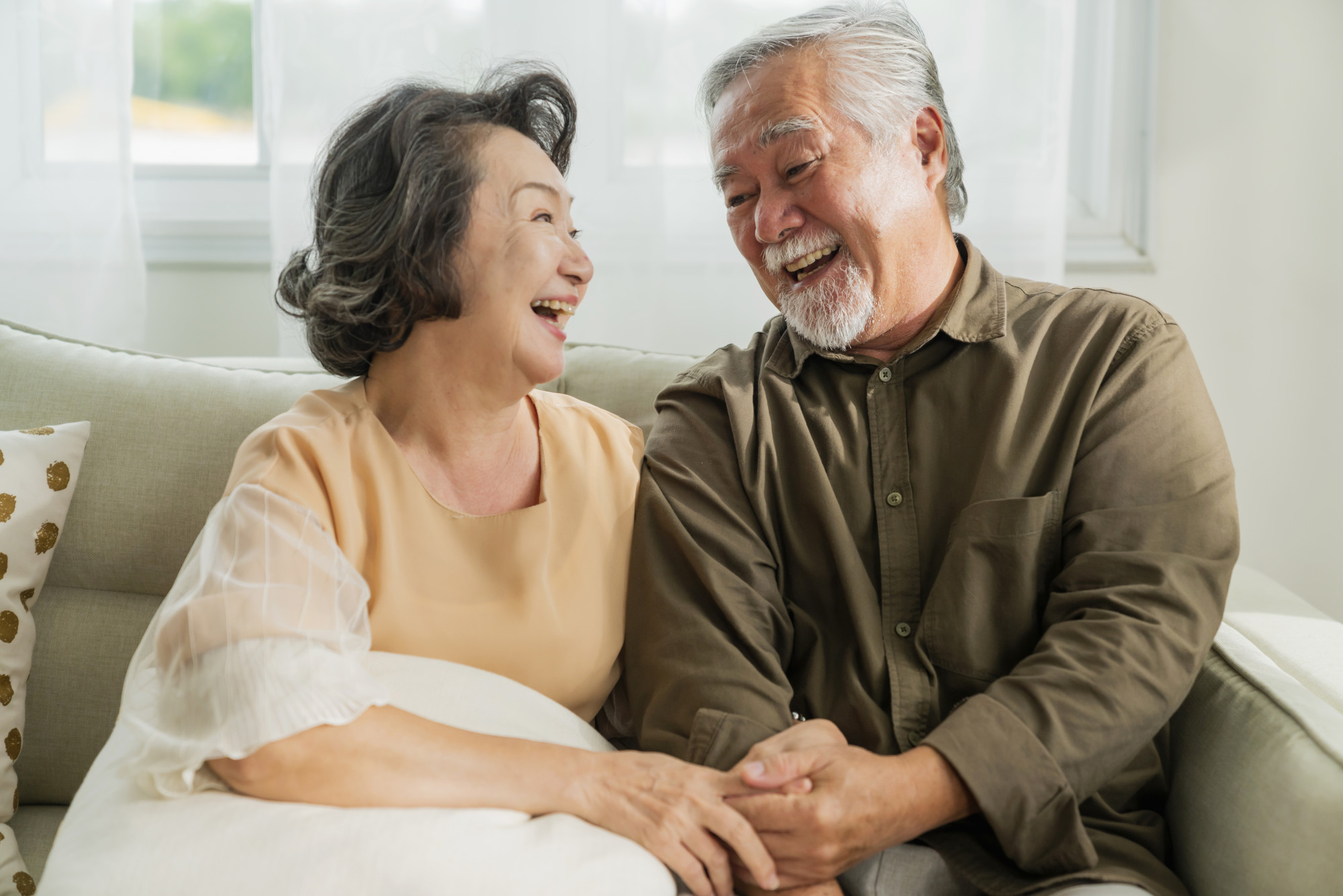 Sự hy sinh thầm lặng của người phụ nữ đ&aacute;ng được tr&acirc;n trọng, cả đời vất vả th&igrave; khi tuổi gi&agrave; họ mong được an hưởng hạnh ph&uacute;c, an nh&agrave;n (ảnh Freepik)