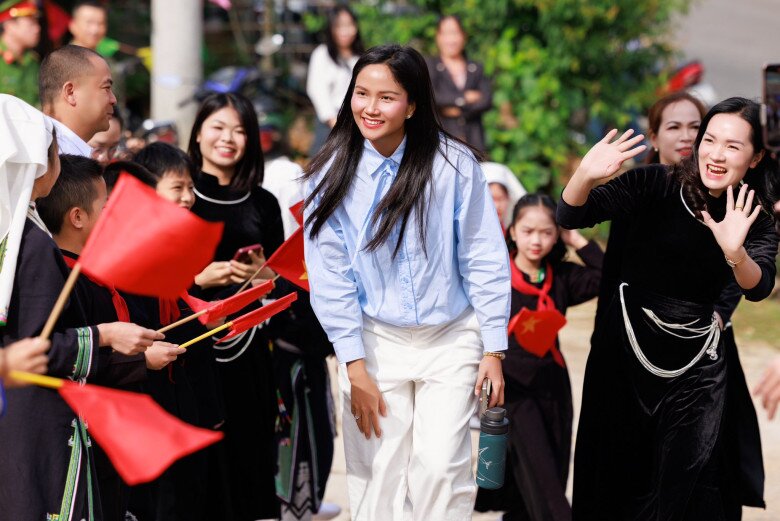 Hoa hậu H'Hen Ni&ecirc;