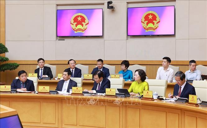 C&aacute;c th&agrave;nh vi&ecirc;n Ch&iacute;nh phủ v&agrave; đại biểu tham dự phi&ecirc;n họp. Ảnh: Dương Giang/TTXVN
