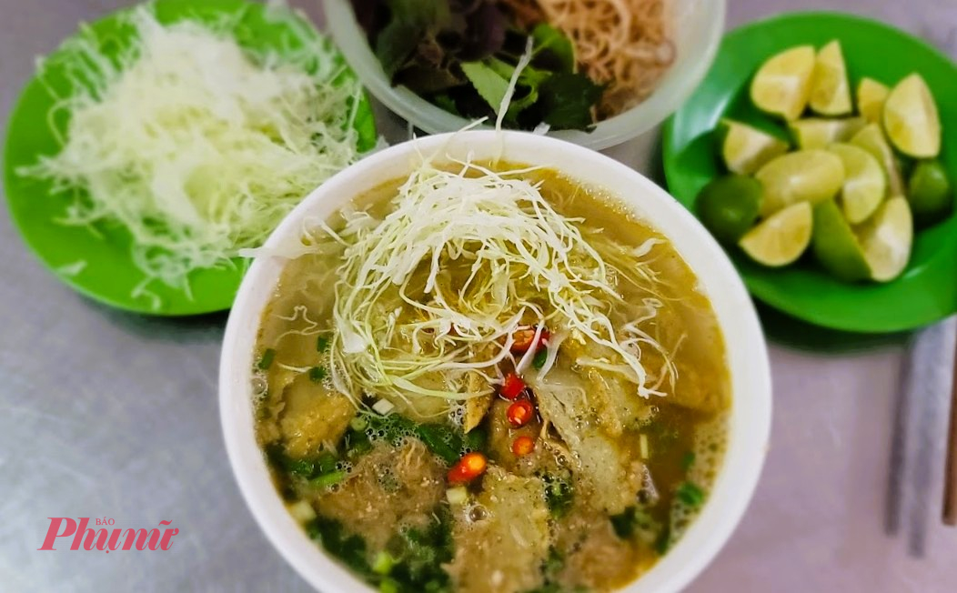 Bắp cải b&agrave;o l&agrave; rau ăn k&egrave;m kh&ocirc;ng thể thiếu.