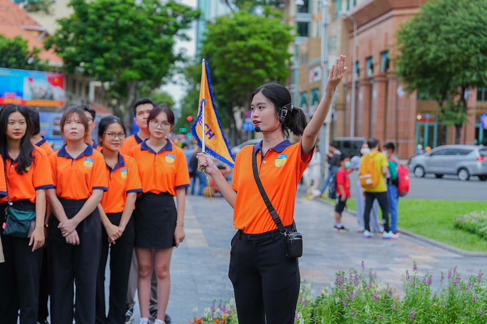 Sinh vi&ecirc;n Quản trị du lịch HUTECH y&ecirc;n t&acirc;m về t&agrave;i ch&iacute;nh với mức học ph&iacute; trọn kh&oacute;a 154 triệu đồng - Ảnh: HUTECH