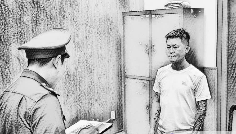 C&ocirc;ng an đọc lệnh khởi tố bị can Phạm C&ocirc;ng Lộc_Ảnh: C&ocirc;ng an cung cấp.