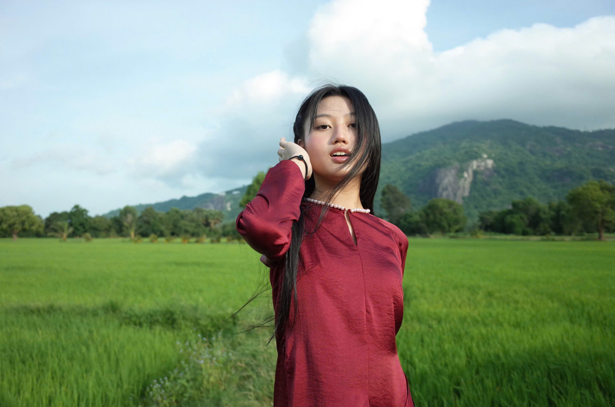 Diễn vi&ecirc;n Mai C&aacute;t Vi đ&oacute;ng ch&iacute;nh trong phim &Uacute;t Lan: O&aacute;n linh giữ của 