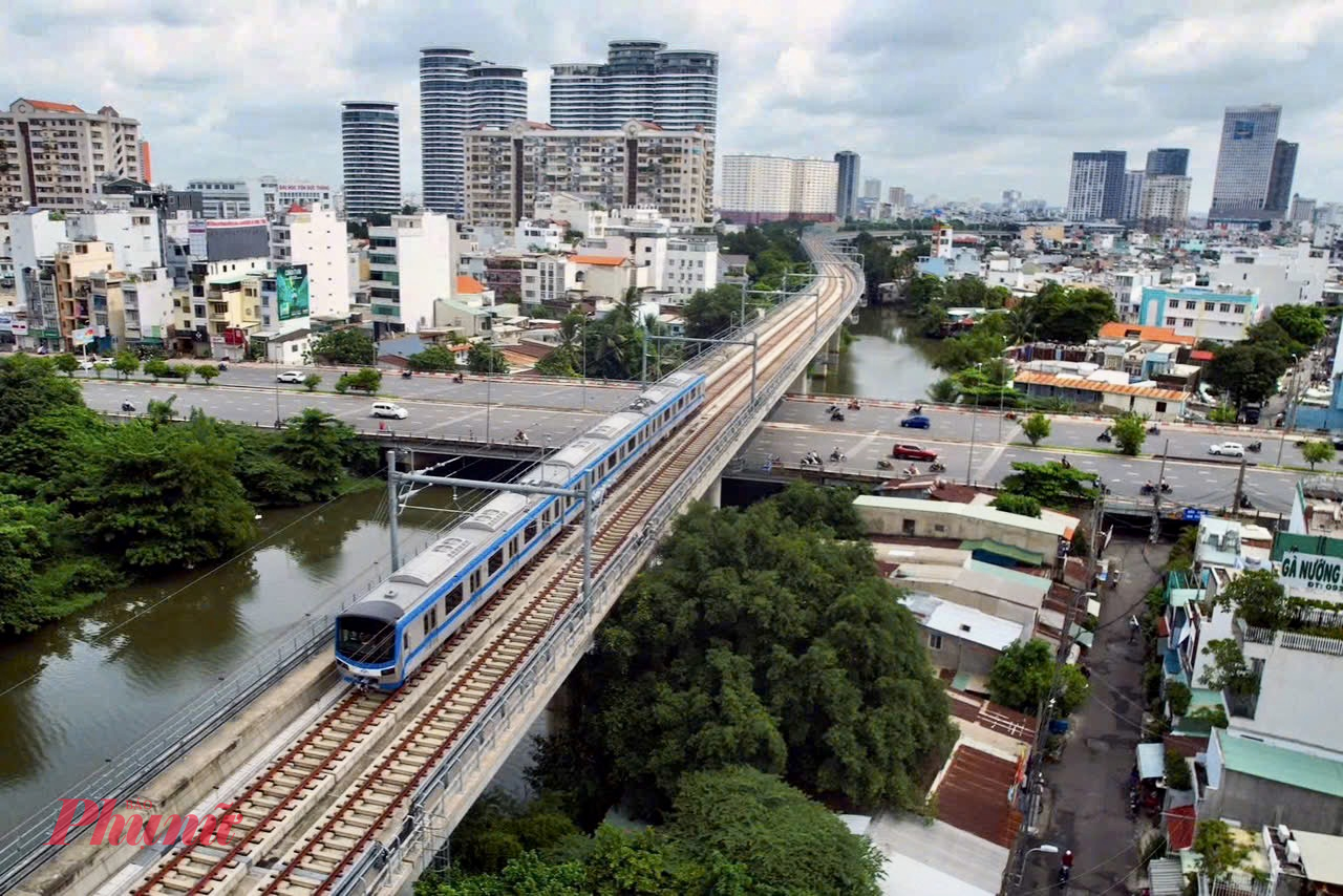 Sau nửa năm vận h&agrave;nh, tuyến Metro số 1 ghi nhận hơn 10 triệu lượt kh&aacute;ch, doanh thu hơn 91 tỷ đồng, sẵn s&agrave;ng bước v&agrave;o giai đoạn tăng tốc cuối năm - Ảnh: Thanh T&acirc;m