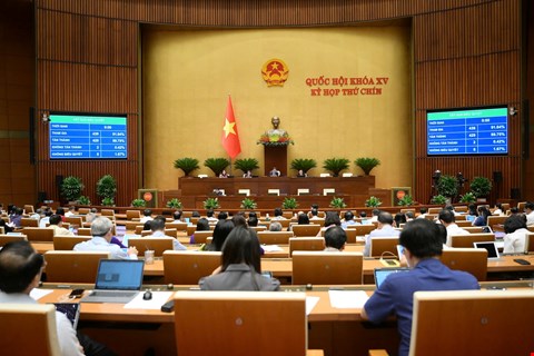 Quốc hội th&ocirc;ng qua Luật sửa đổi, bổ sung một số điều của Luật H&igrave;nh sự - ảnh: QG