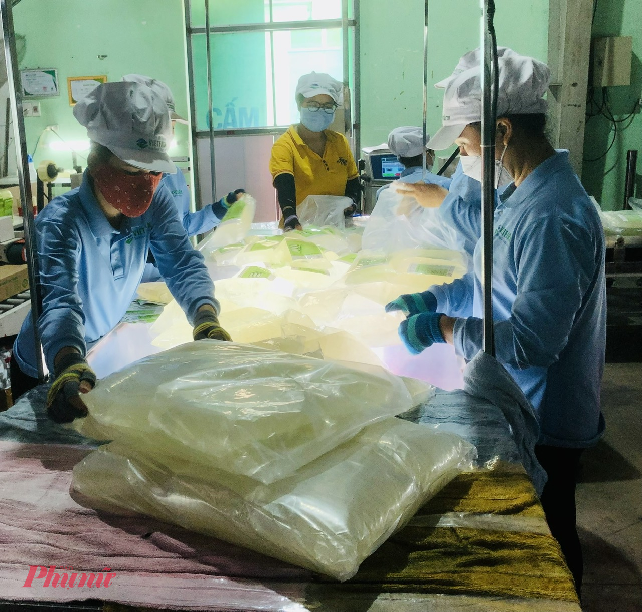 Nhiều doanh nghiệp xuất khẩu thở ph&agrave;o với mức thuế đối ứng 20% từ Mỹ