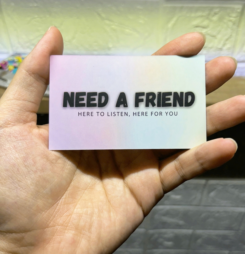 &ldquo;Ch&uacute;ng t&ocirc;i ở đ&acirc;y để lắng nghe bạn&rdquo; l&agrave; phương ch&acirc;m phục vụ của Need A Friend - Ảnh do nh&acirc;n vật cung cấp 