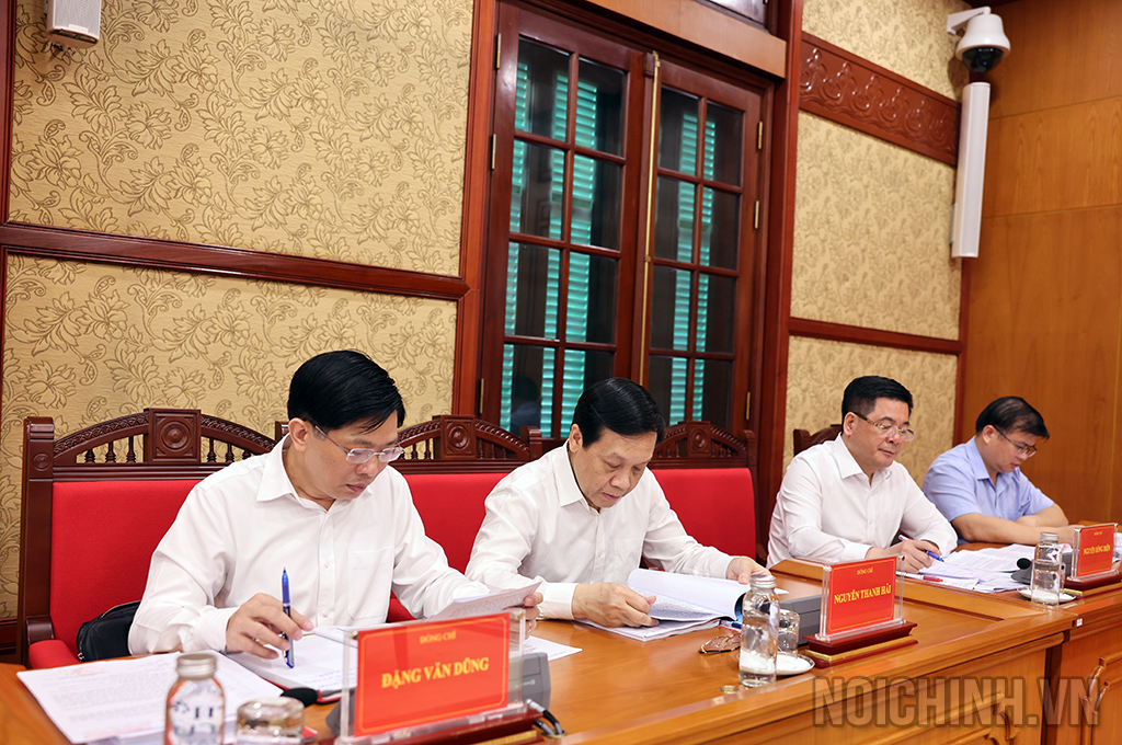 C&aacute;c đại biểu tham dự Phi&ecirc;n họp. Ảnh: Noichinh.vn