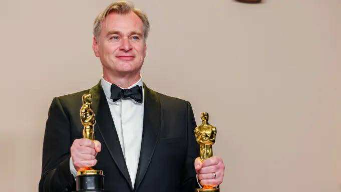 Đạo diễn Christopher Nolan