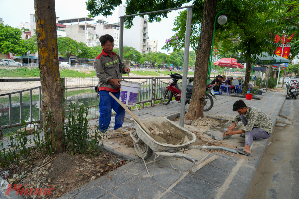 Tuyến đường đ&ocirc;i ven s&ocirc;ng T&ocirc; Lịch bắt đầu được mở rộng tại một số đoạn như Thanh Xu&acirc;n, Ho&agrave;ng Mai. 