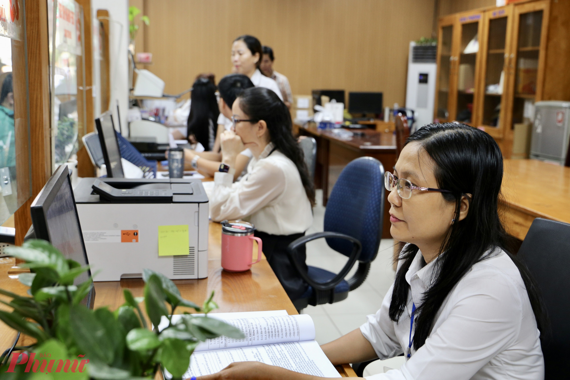 Ngoại trừ những trường hợp đặc biệt, tất cả c&aacute;n bộ, c&ocirc;ng chức, vi&ecirc;n chức được y&ecirc;u cầu ở lại tập trung cho c&ocirc;ng t&aacute;c điều h&agrave;nh, xử l&yacute; hồ sơ tại địa phương - Ảnh: Thanh T&acirc;m