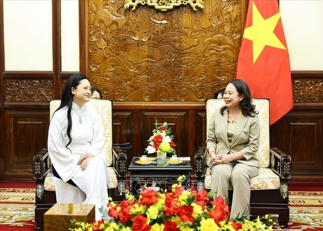 Ph&oacute; Chủ tịch nước V&otilde; Thị &Aacute;nh Xu&acirc;n tiếp b&agrave; Amanda Nguyễn. Ảnh: Minh Đức/TTXVN
