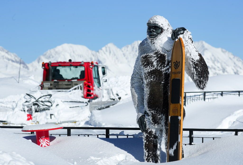Tượng “quái vật núi tuyết” Yeti đặt tại thành phố Sochi, Nga. - Ảnh: Getty