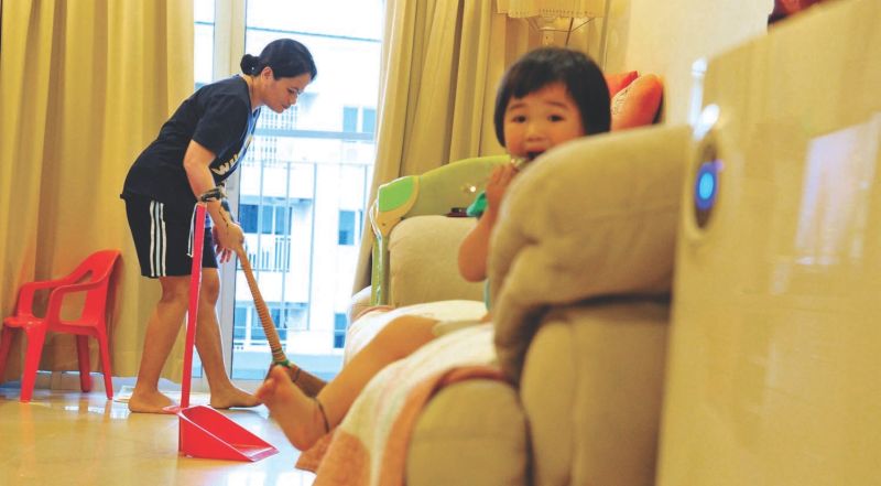 Nghề gi&uacute;p việc gia đ&igrave;nh đ&oacute;ng vai tr&ograve; quan trọng trong x&atilde; hội Malaysia - Ảnh: Malay Mail