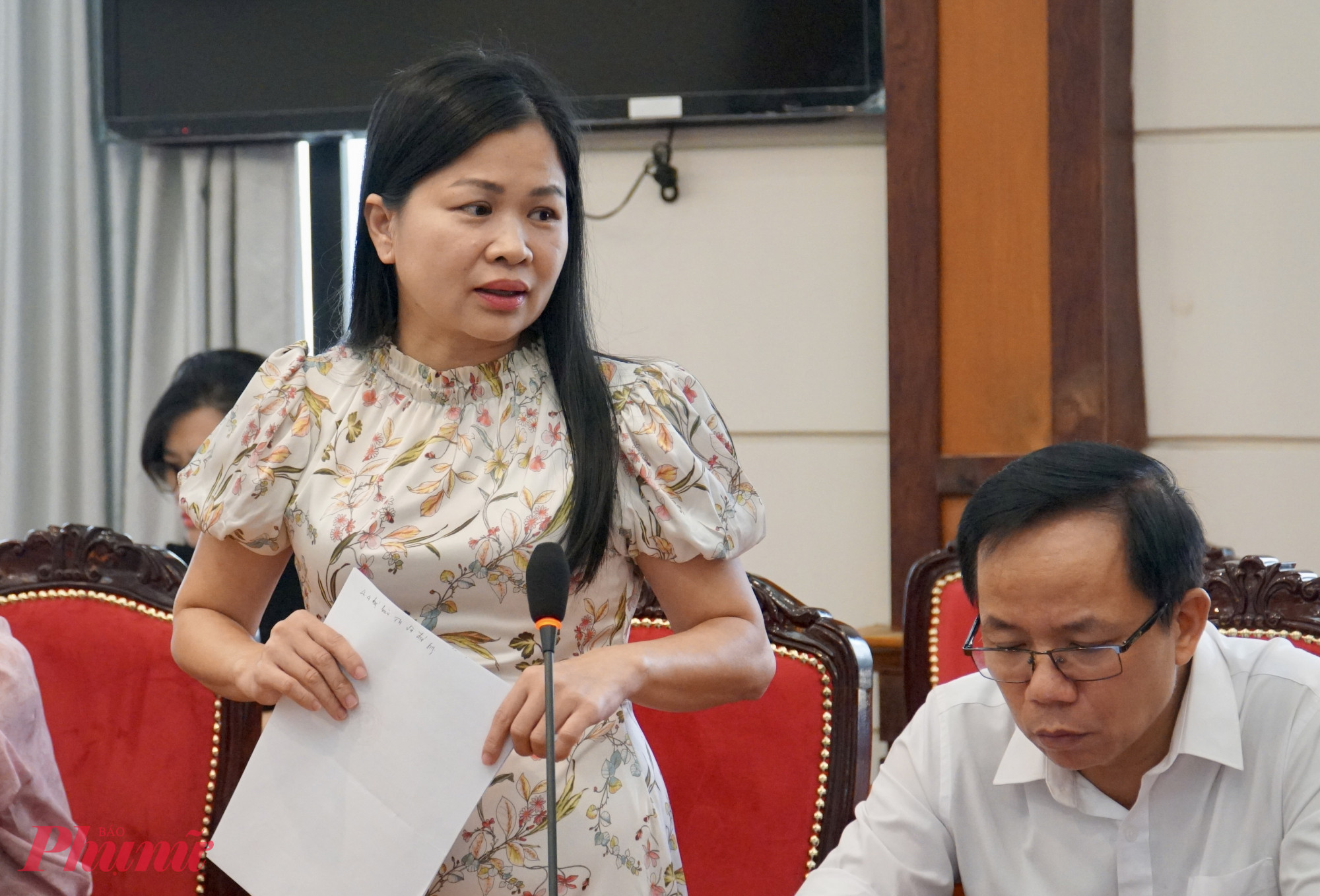 B&agrave; Phạm Thị V&acirc;n Anh chia sẻ về tầm quan trọng của mối quan hệ phối hợp giữa b&aacute;o ch&iacute; v&agrave; Đo&agrave;n ĐBQH TPHCM - Ảnh: Thanh T&acirc;m