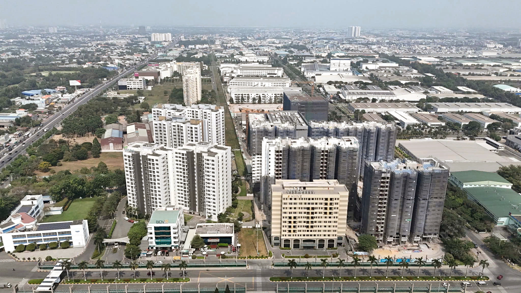 Trong 6 th&aacute;ng đầu năm 2025, tỉnh B&igrave;nh Dương (cũ) c&oacute; gần 8.300 căn hộ được mở b&aacute;n - ẢNH: B.T.
