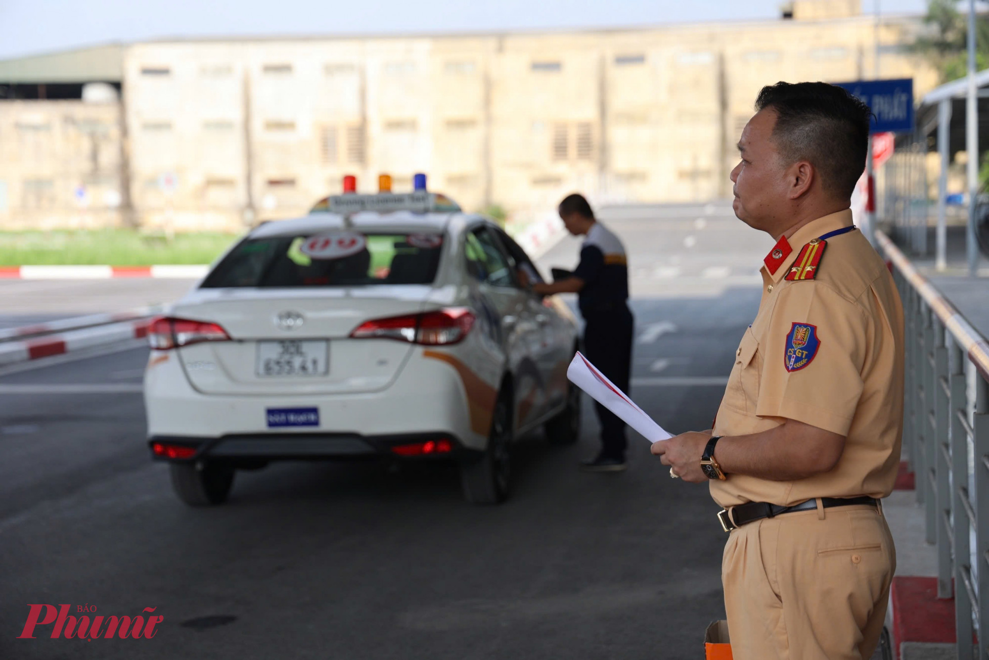 Ph&ograve;ng CSGT H&agrave; Nội vừa triển khai cao điểm s&aacute;t hạch cấp giấy ph&eacute;p l&aacute;i xe. Tuy nhi&ecirc;n, thực tế tại c&aacute;c trung t&acirc;m đ&agrave;o tại s&aacute;t hạch lại gặp nhiều kh&oacute; khăn.