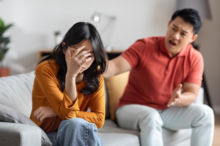 Chồng chỉ cần tin nhắn nhẹ nh&agrave;ng hay lời cảm ơn của vợ (ảnh minh họa: Freepik)