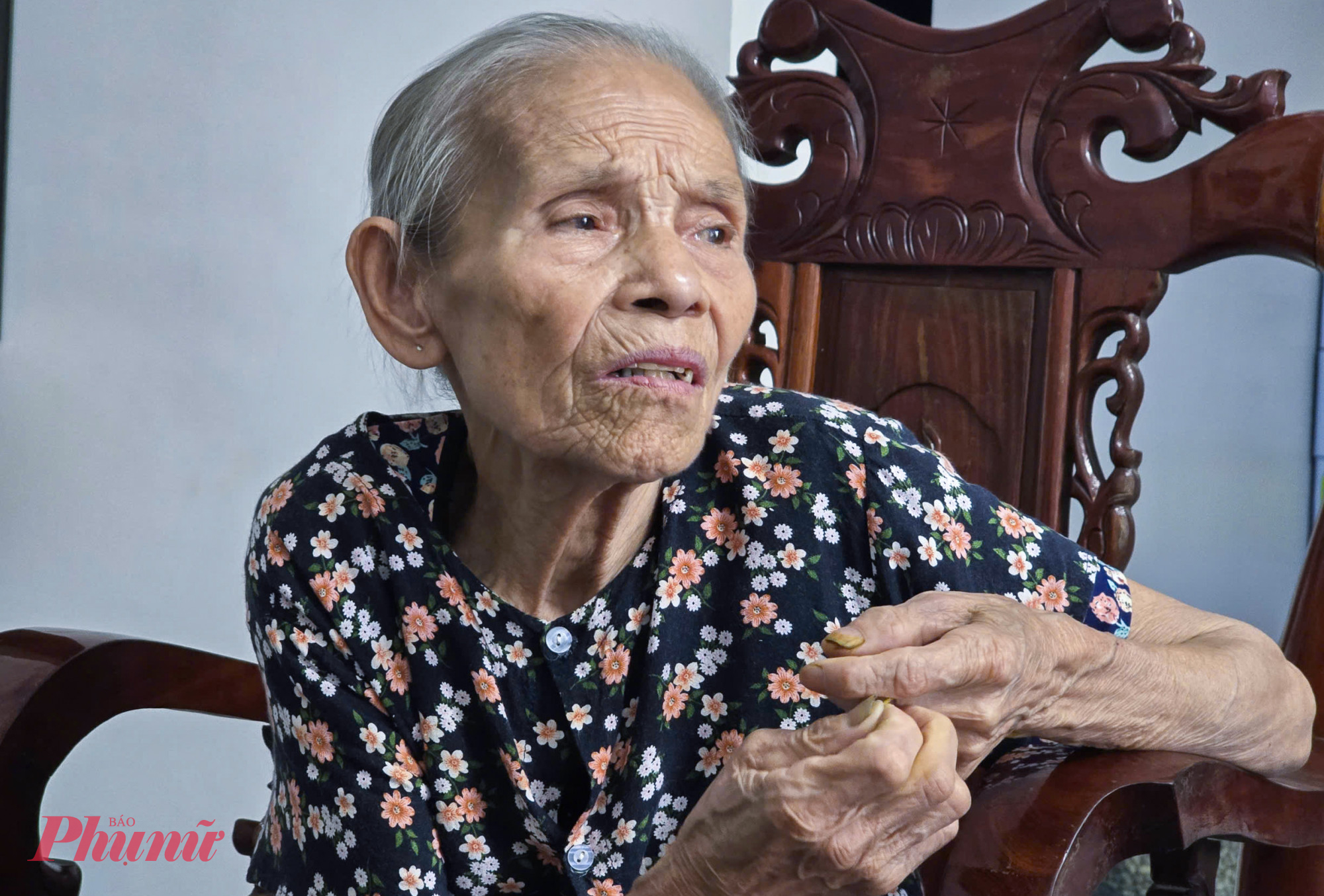 B&agrave; Th&ocirc;ng nhớ lại khoảnh khắc 13 đồng đội trong &ldquo;tiểu đội th&eacute;p&rdquo; hy sinh