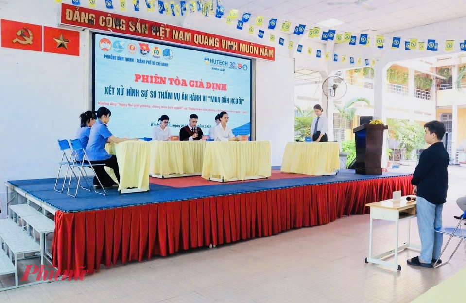 Tại sự kiện, c&aacute;c quy định ph&aacute;p luật về tội mua b&aacute;n người được giới thiệu chi tiết. Theo Bộ luật H&igrave;nh sự năm 2015 (sửa đổi, bổ sung năm 2017), tội mua b&aacute;n người (Điều 150) c&oacute; mức phạt t&ugrave; cao nhất l&ecirc;n đến 20 năm, trong khi tội mua b&aacute;n người dưới 16 tuổi c&oacute; thể bị tuy&ecirc;n phạt t&ugrave; chung th&acirc;n. Trường hợp người nước ngo&agrave;i vi phạm, t&ograve;a &aacute;n c&oacute; thể &aacute;p dụng h&igrave;nh phạt trục xuất theo Điều 37 Bộ luật H&igrave;nh sự hoặc Nghị định 142/2021/NĐ-CP.