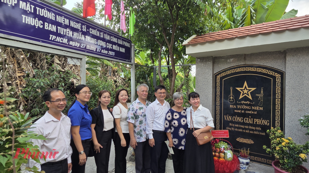 Đo&agrave;n c&ocirc;ng t&aacute;c của TPHCM