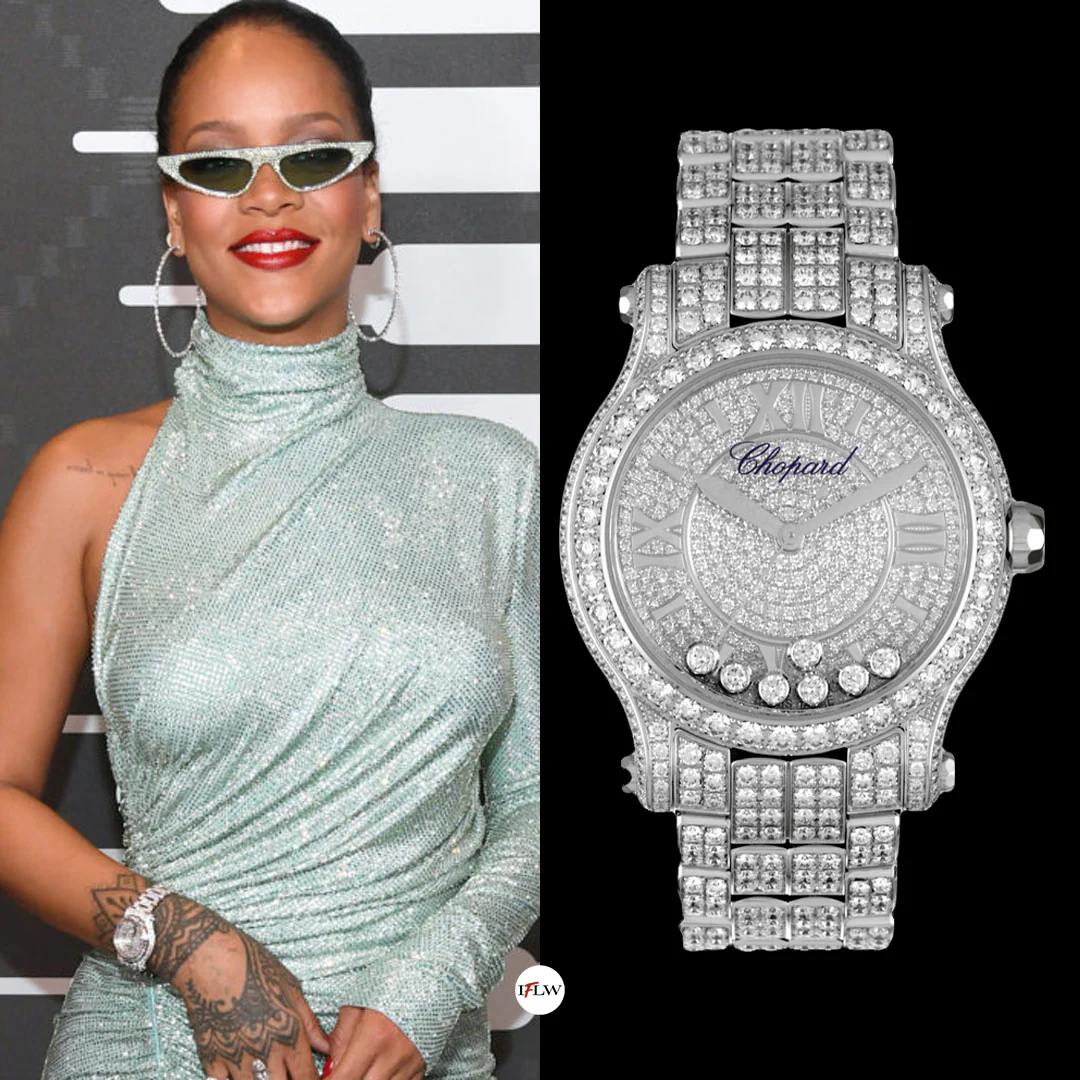  8. Chopard Happy Sport L&agrave; đại sứ thương hiệu Chopard năm 2017, Rihanna từng đồng thiết kế một bộ sưu tập v&agrave; thường xuy&ecirc;n đeo mẫu Happy Sport Joaillerie đ&iacute;nh kim cương, trị gi&aacute; 130.000 USD. Chiếc đồng hồ n&agrave;y từng xuất hiện c&ugrave;ng c&ocirc; tại show Savage X Fenty tại Tuần lễ Thời trang New York 2019.