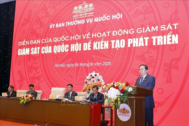 Chủ tịch Quốc hội Trần Thanh Mẫn phát biểu khai mạc và chỉ đạo Diễn đàn - Ảnh: TTXVN