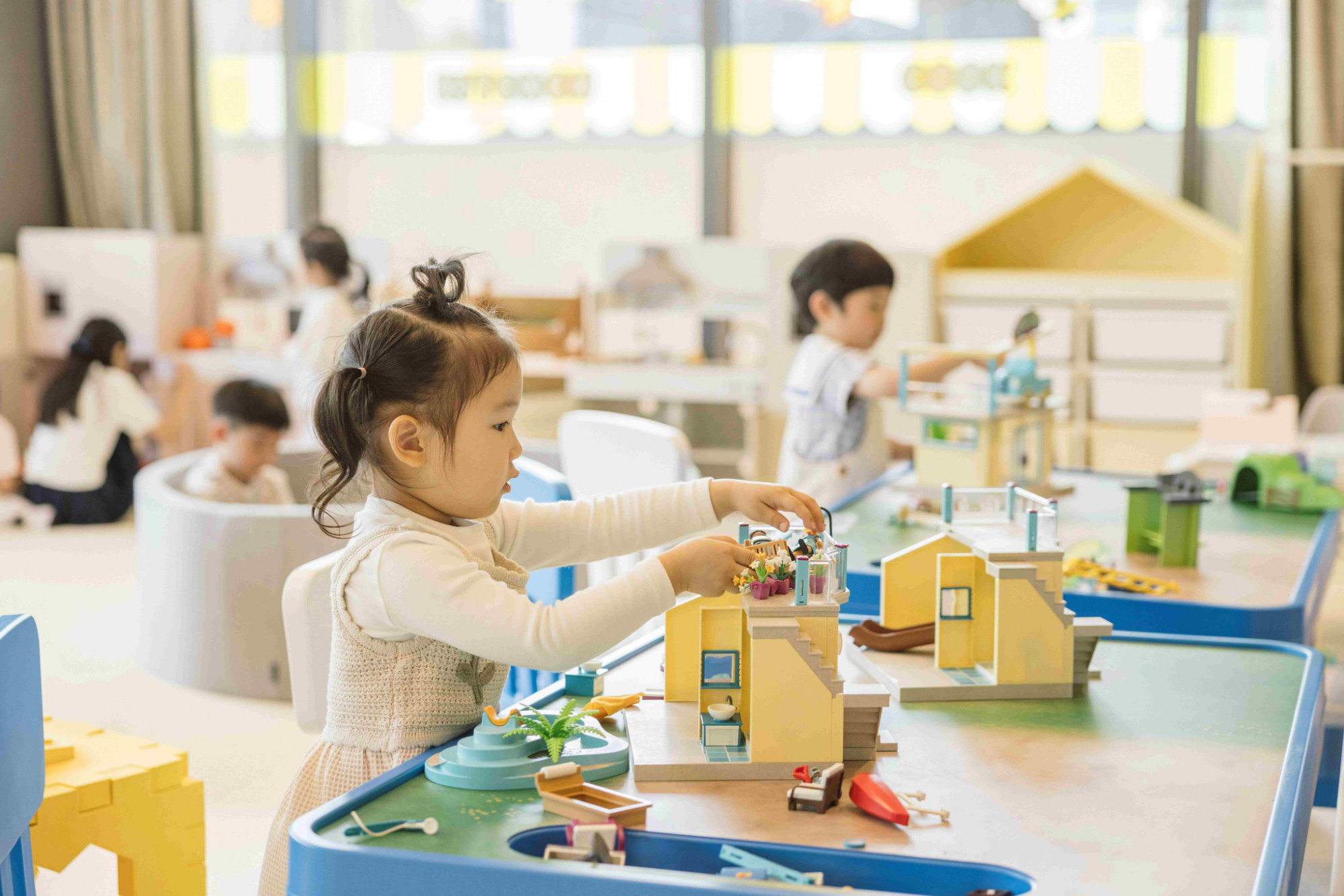 Trẻ em chơi đ&ugrave;a tại khu vui chơi trẻ em của kh&aacute;ch sạn DoubleTree by Hilton Seoul Pangy - Ảnh: [DOUBLETREE BY HILTON SEOUL PANGYO