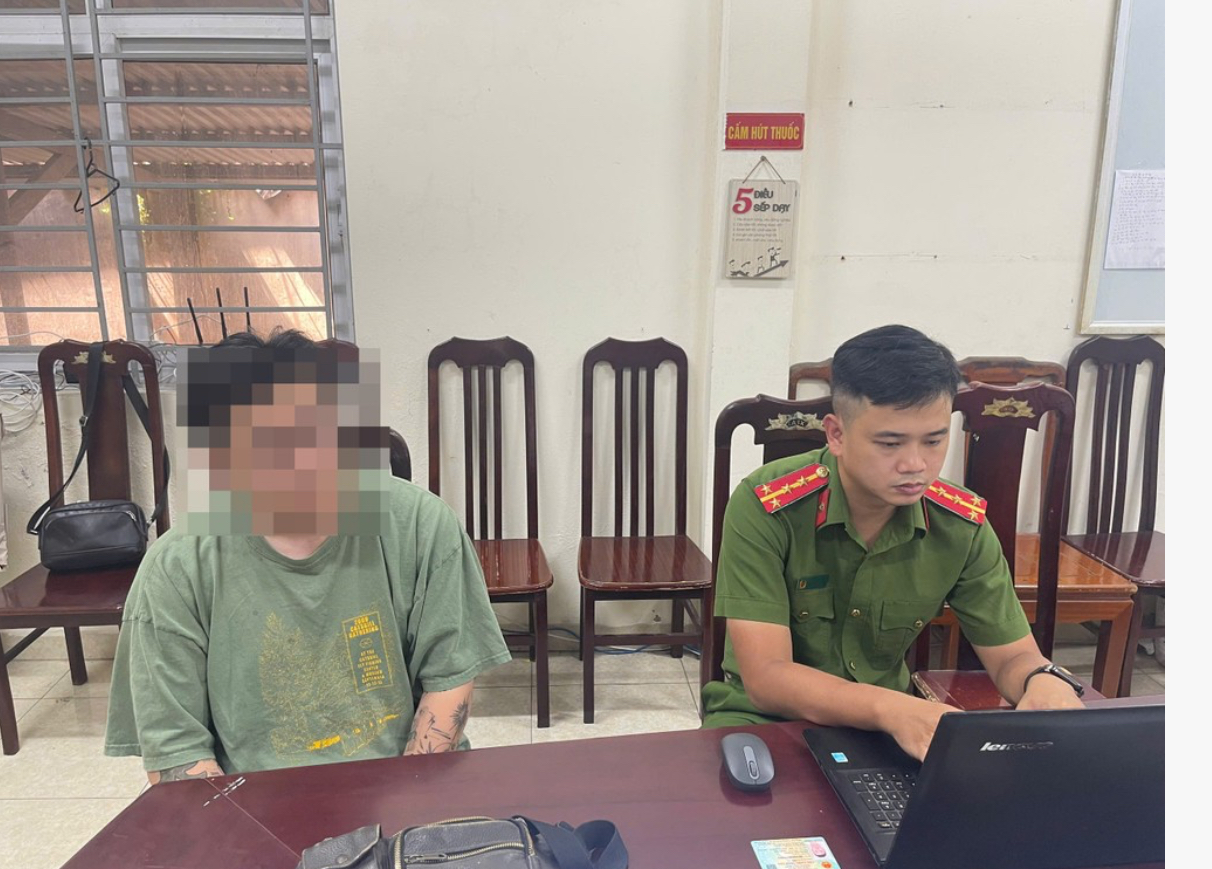 Cơ quan C&ocirc;ng an triệu tập người h&agrave;nh hung phụ nữ ở thang m&aacute;y khu chung cư