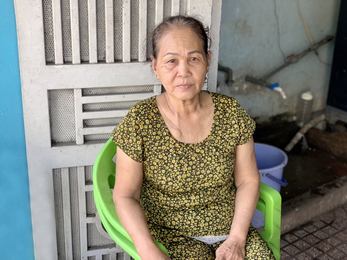 Mang trong m&igrave;nh căn bệnh ung thư đ&atilde; di căn, b&agrave; Trần Thị Thu vẫn phải gồng g&aacute;nh nu&ocirc;i đ&agrave;n ch&aacute;u nhỏ, chăm chồng bệnh tật