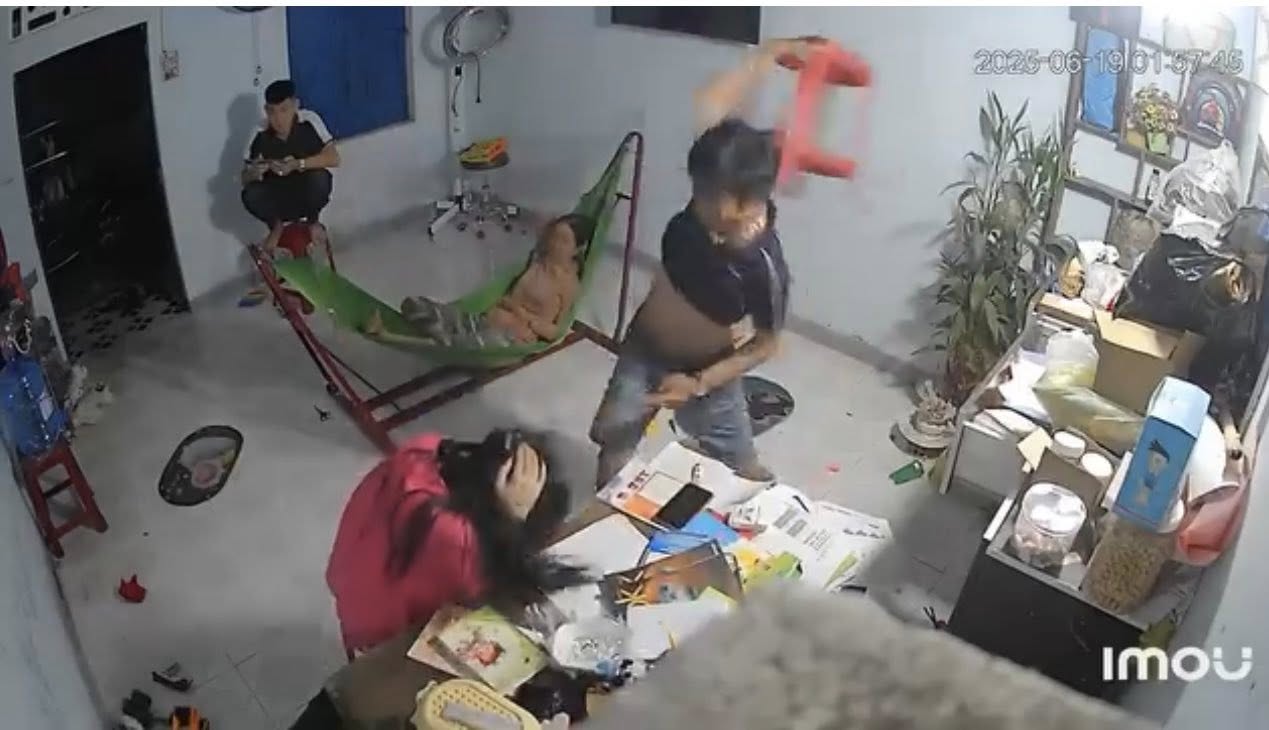 H&igrave;nh ảnh từ clip do c&ocirc; g&aacute;i đăng tải l&ecirc;n mạng