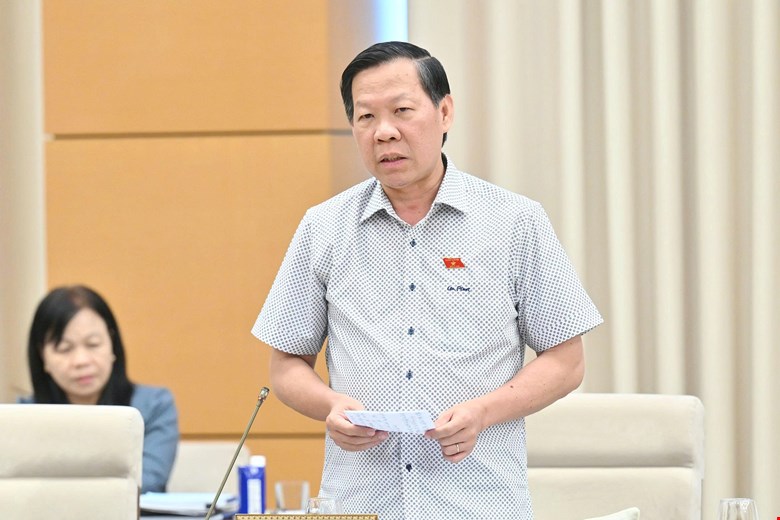 Chủ nhiệm Ủy ban Kinh tế v&agrave; T&agrave;i ch&iacute;nh Phan Văn M&atilde;i - ảnh: QH