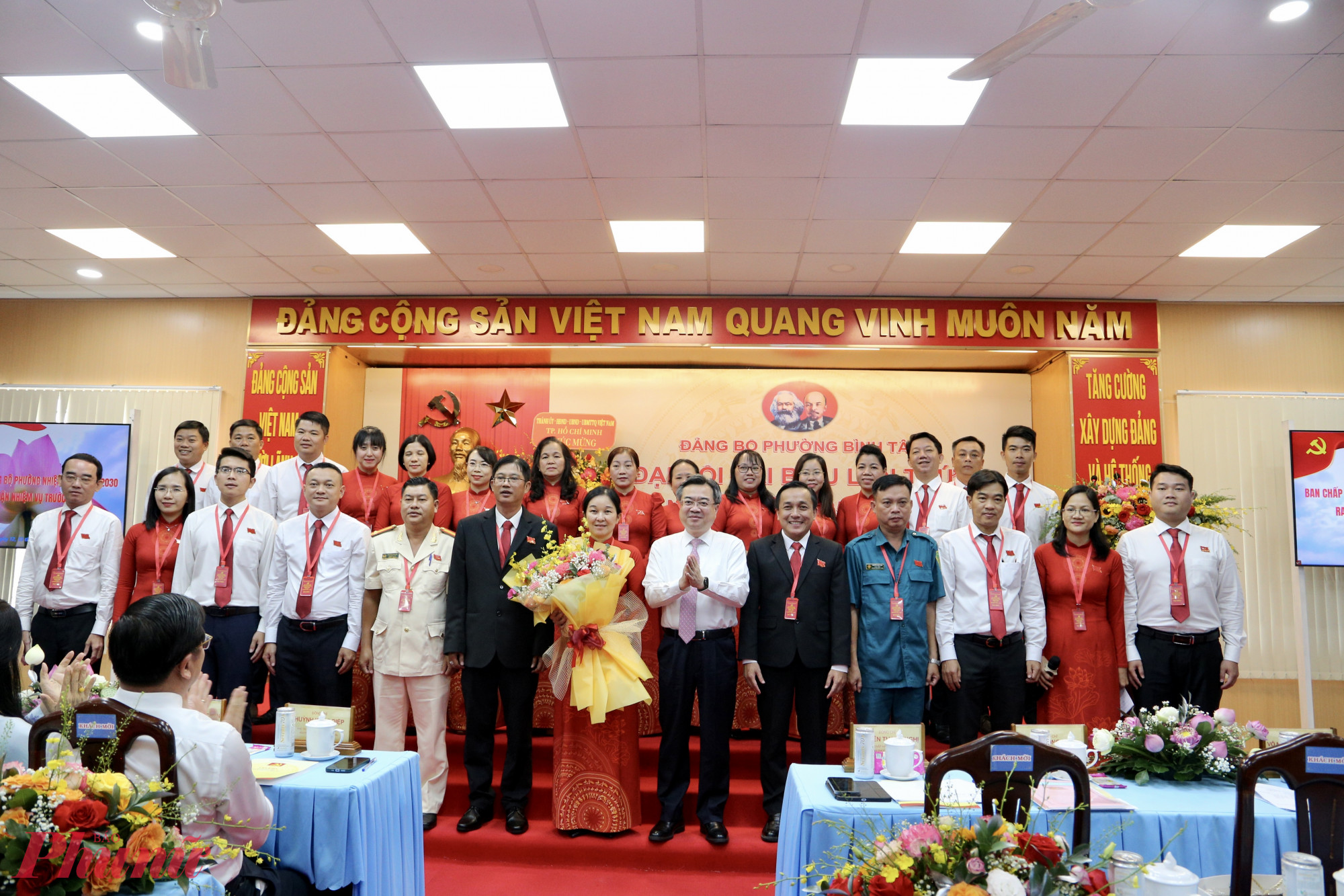 Đảng bộ phường B&igrave;nh T&acirc;n ra mắt Ban chấp h&agrave;nh nhiệm kỳ mới - Ảnh: Thanh T&acirc;m