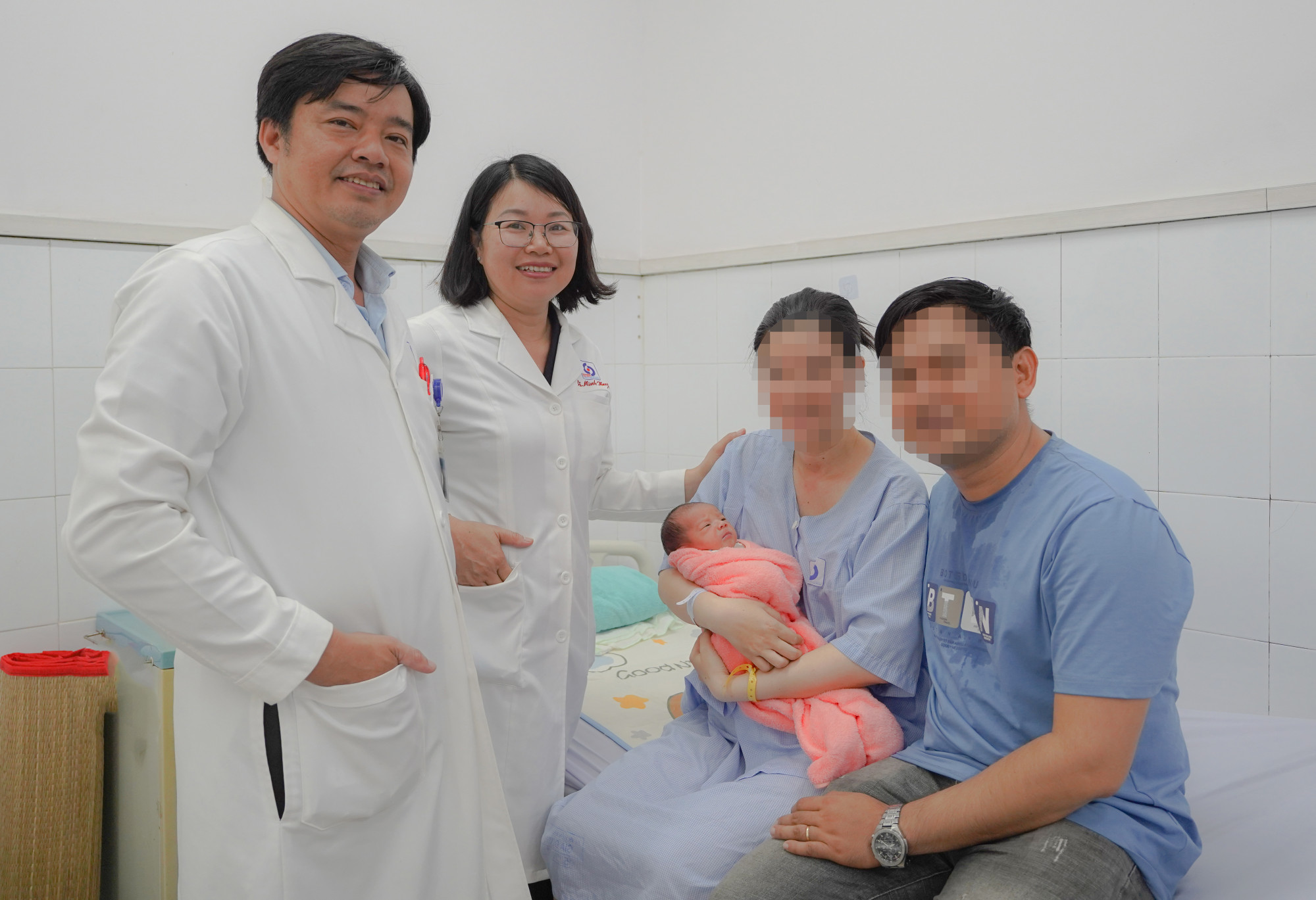 Ca phẫu thuật th&agrave;nh c&ocirc;ng mở ra cơ hội l&agrave;m mẹ cho c&aacute;c sản phụ mắc bệnh hiếm (ảnh BVCC)
