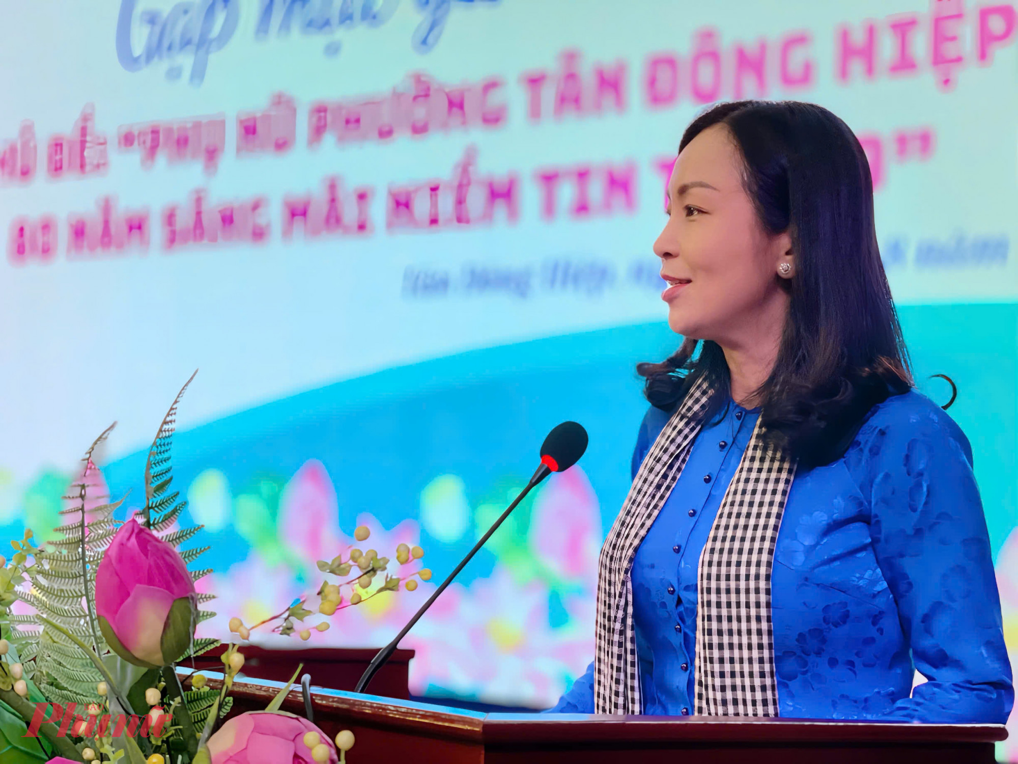 B&agrave; Đặng Thanh Thủy - Ph&oacute; B&iacute; thư Thường trực Đảng ủy, Chủ tịch HĐND phường T&acirc;n Đ&ocirc;ng Hiệp - ph&aacute;t biểu tại chương tr&igrave;nh 