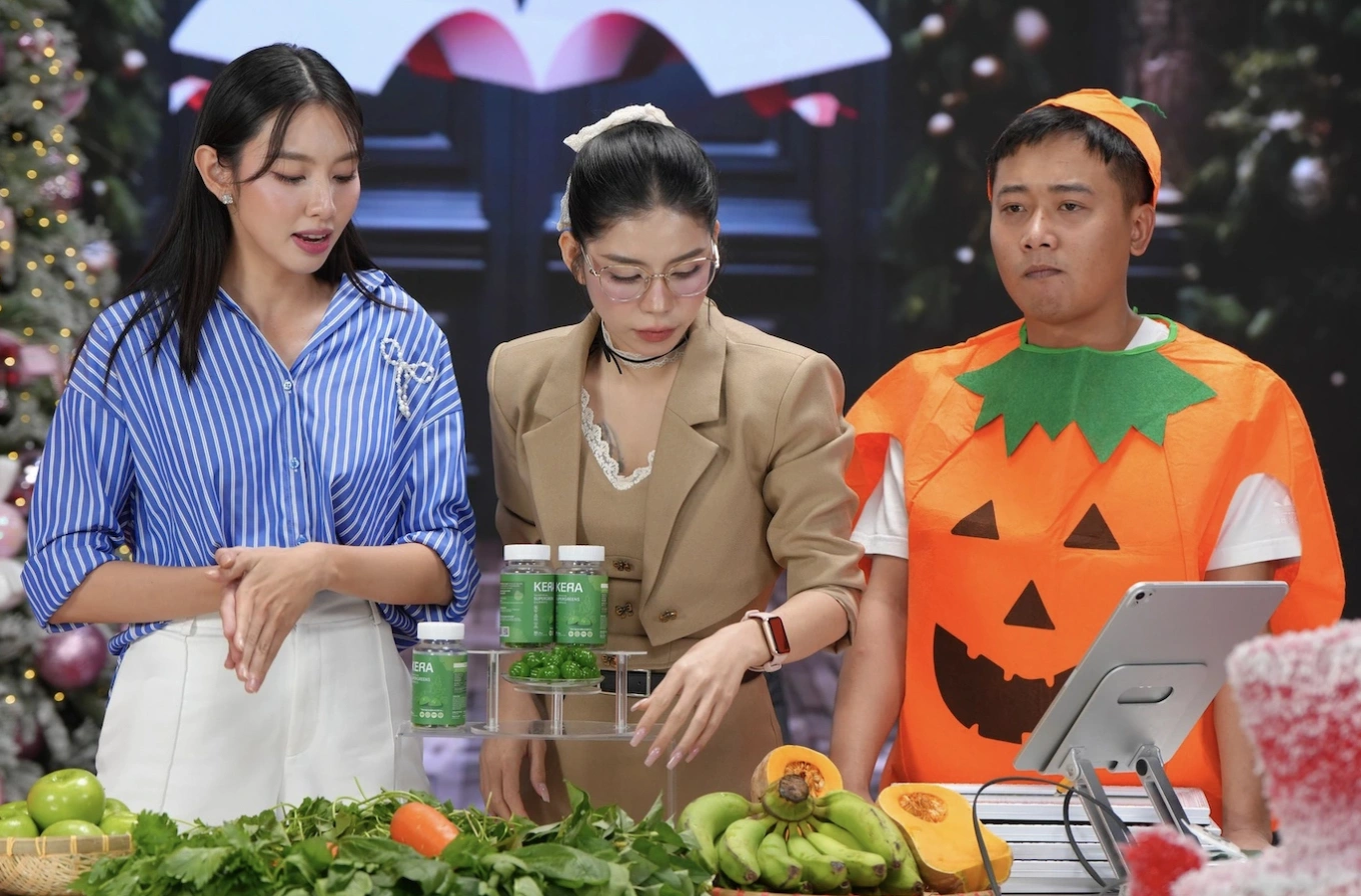 Thuỳ Ti&ecirc;n, Hằng Du Mục, Quang Linh Vlogs lievstream b&aacute;n kẹo Kera